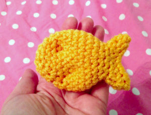 Crocheting One Of My Favorite Snacks! Goldfish Crackers! – Twinkie Chan 