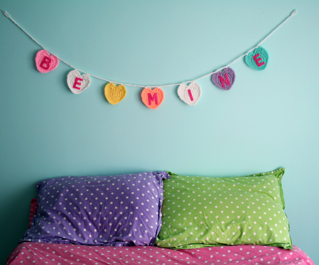 Be Mine Garland Wall