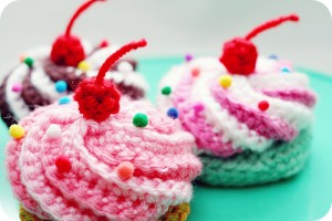 Video Tutorial Free Pattern Swirly Cupcake Hair Clips Twinkie Chan Video Tutorial Free Pattern Swirly Cupcake Hair Clips Twinkie Chan
