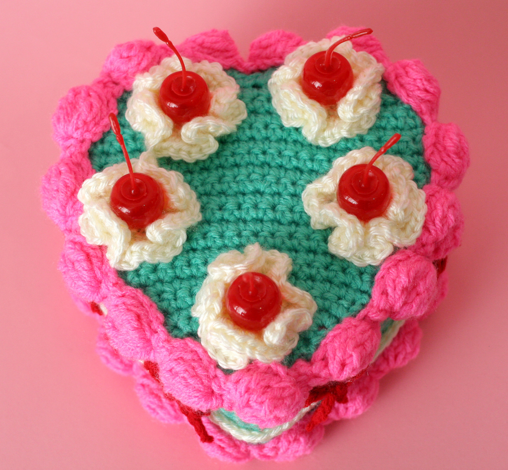 heart crochet cake｜TikTok Search