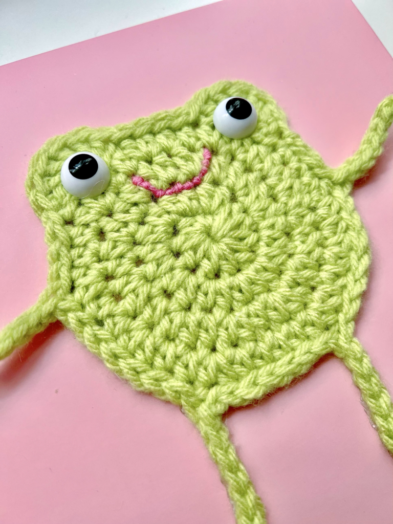 Free Crochet Pattern: Frog Applique to Make My Sketchbook Cute – Twinkie  Chan Blog