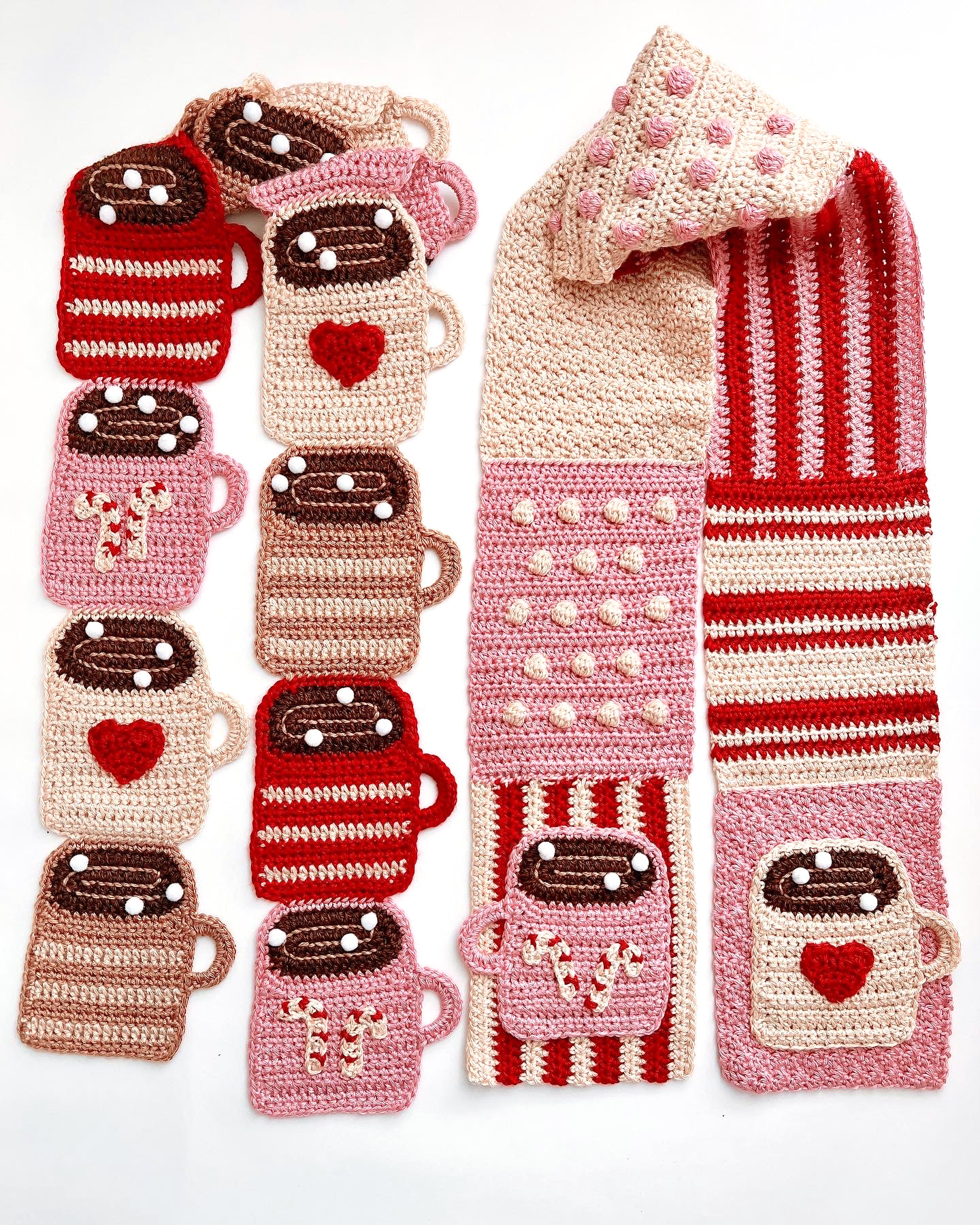 Ravelry: Strawberry Shortcake Stand-Mixer Cover pattern by Twinkie Chan